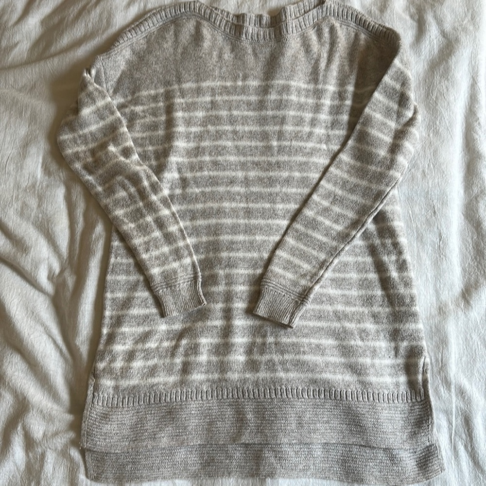 Old navy sweater